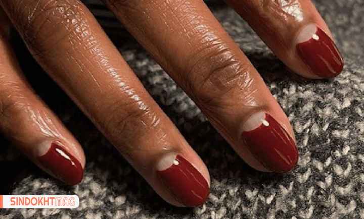 رنگ لاک پاییزی برای پوست سبزه، رنگ قرمز آجری
